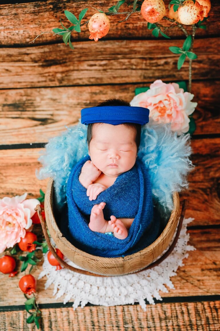 newborn-7057490_1280